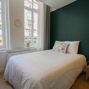 Grand Place - And Equipped Studio! Apartment